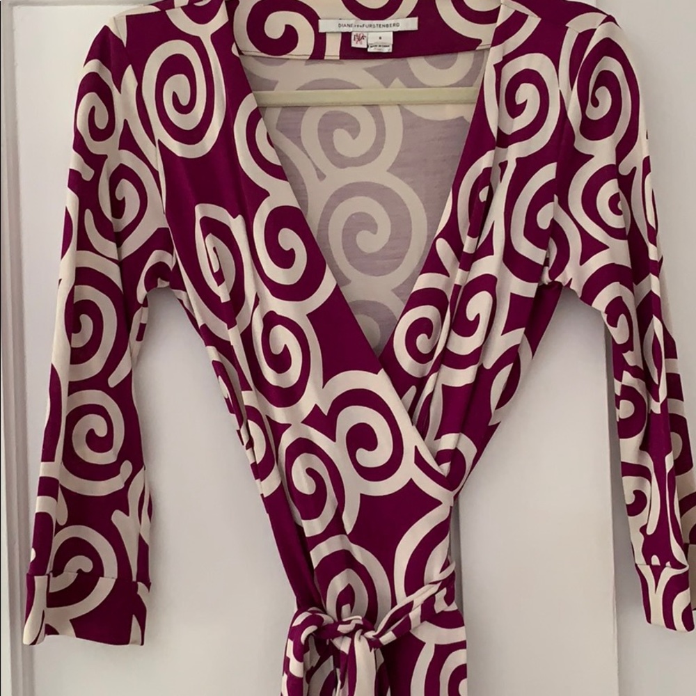 DVF wrap dress size 8, gorgeous summer print!